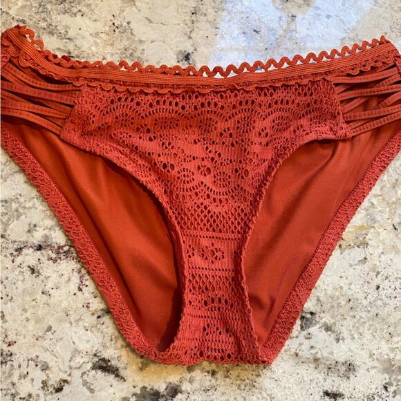 Becca $58 Rust Orange Crochet Swimsuit Bikini Bottoms Extra-Small EUC - Picture 10 of 12